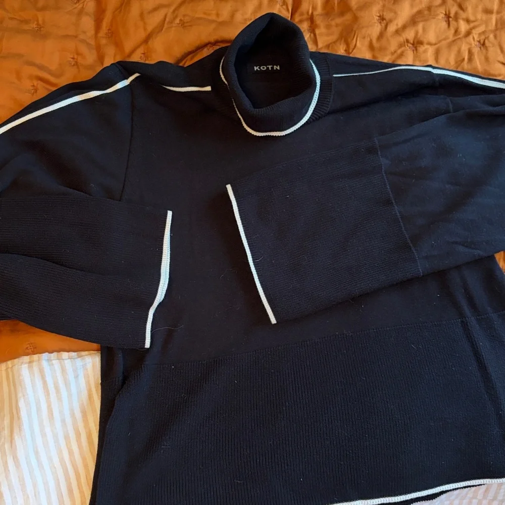KOTN black Turtleneck Sweater with White Trim size M women’s - Picture 3 of 6